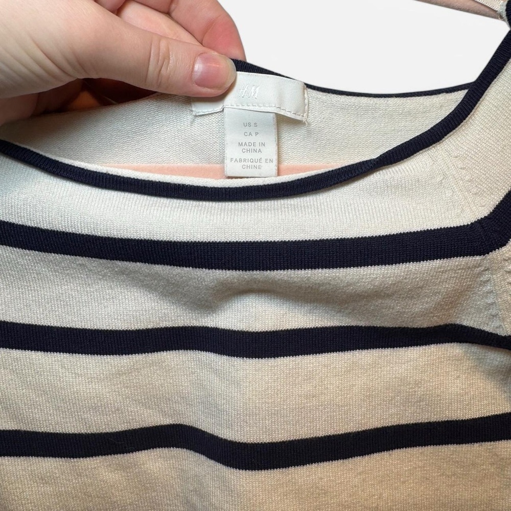 H&M white and navy striped long sleeve off the shoulder top - Picture 6 of 7